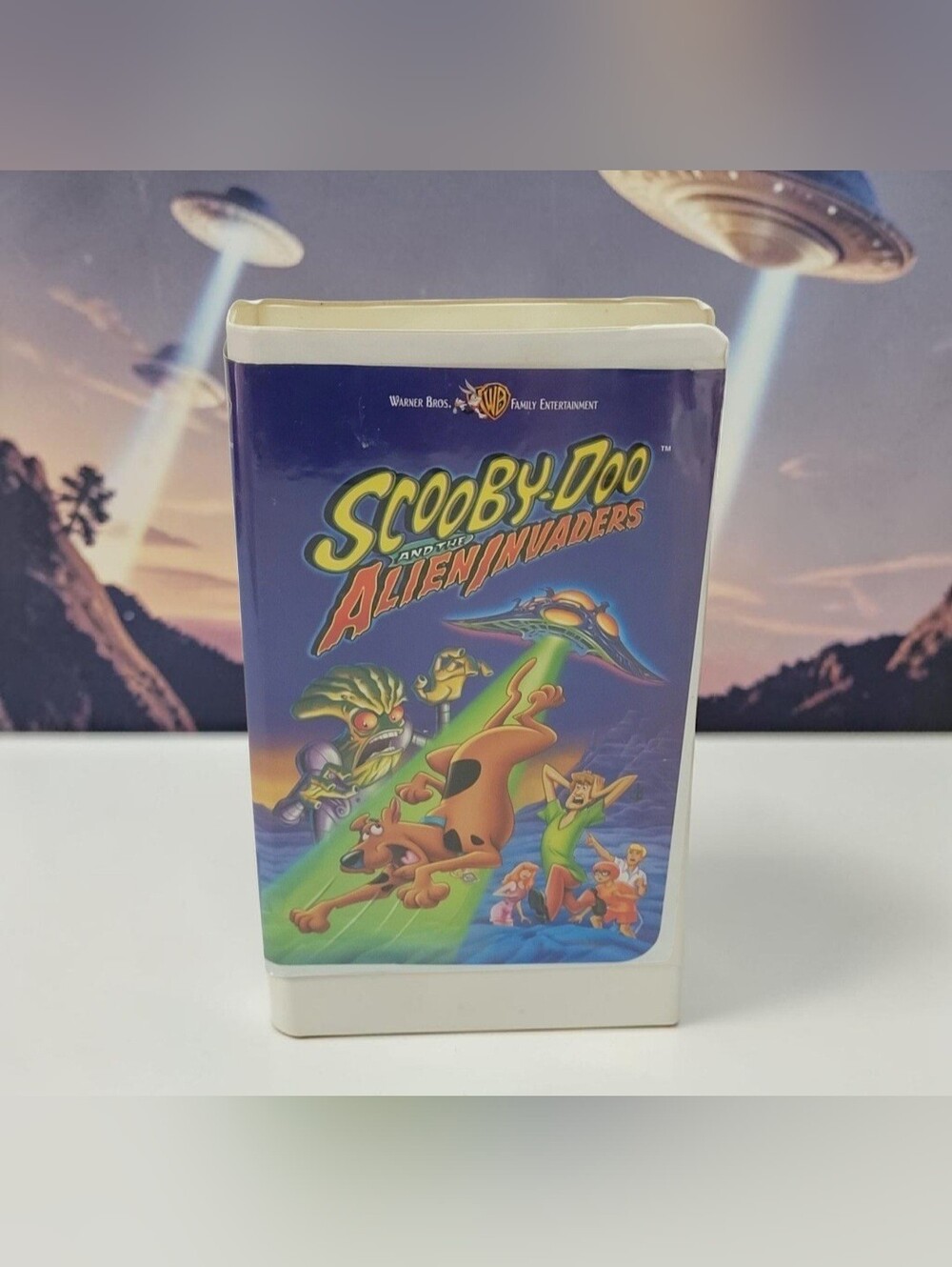 Scooby-Doo and the Alien Invaders (VHS, 2000) Warner Bros. Clamshell Collectible